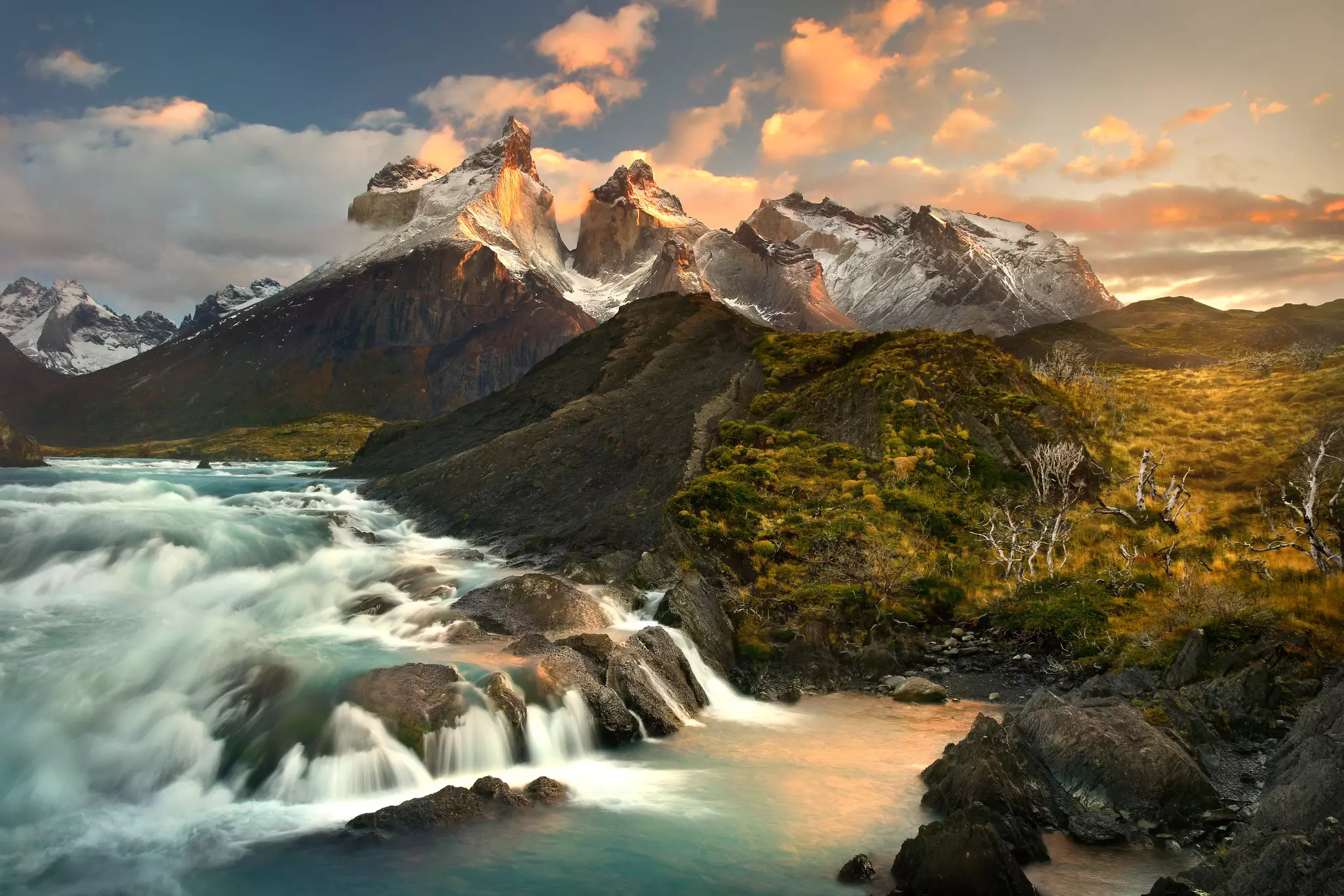 Chile's stunning landscapes attract travelers from all over the world © Jkboy Jatenipat / 500px