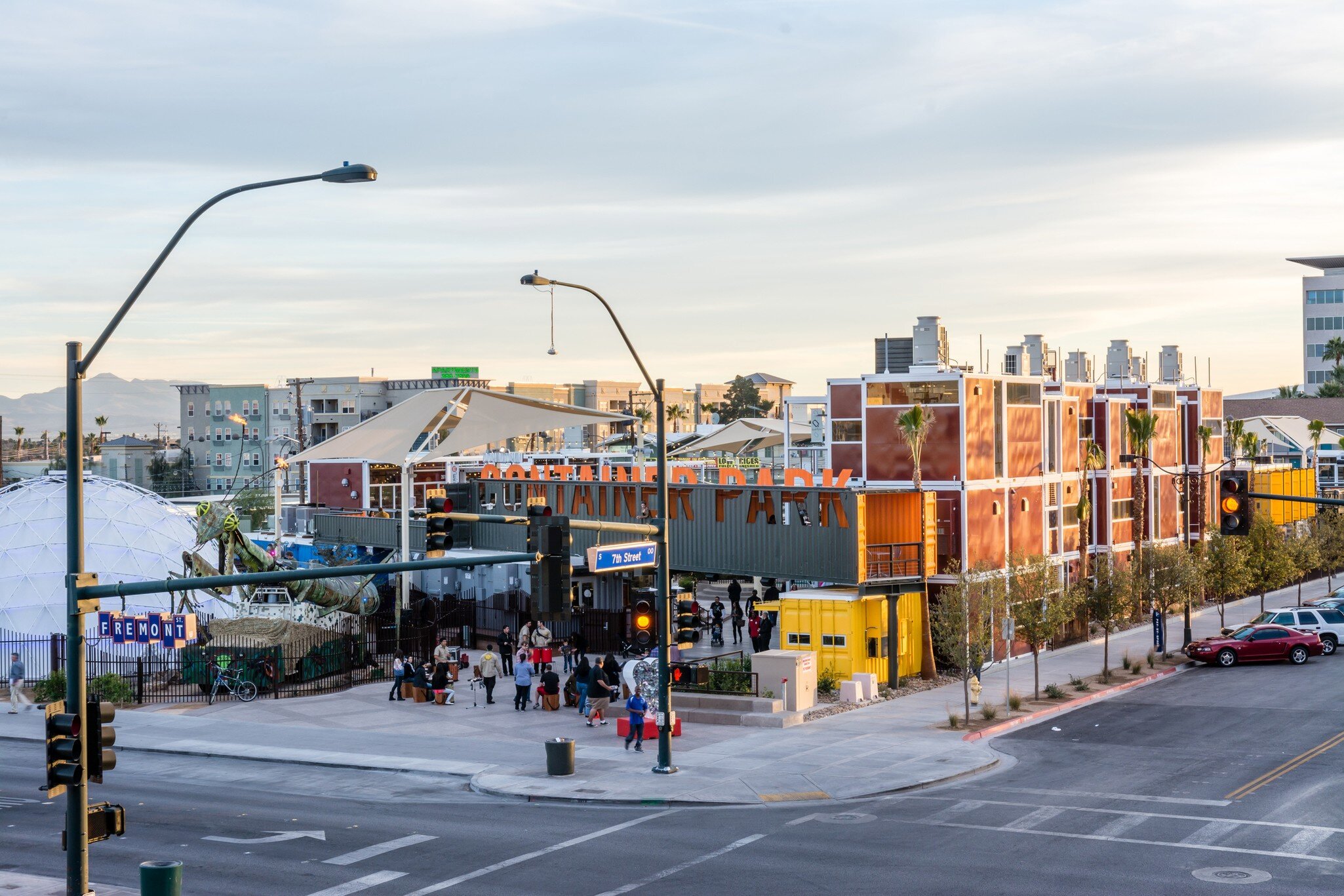 Las Vegas, USA - January 10, 2014: The Downtown Container Park is the center-point of the revitalization going on downtown. Located along the world famous Fremont Street, the Container Park includes shopping, dining and entertainment.
488871457
Tr...