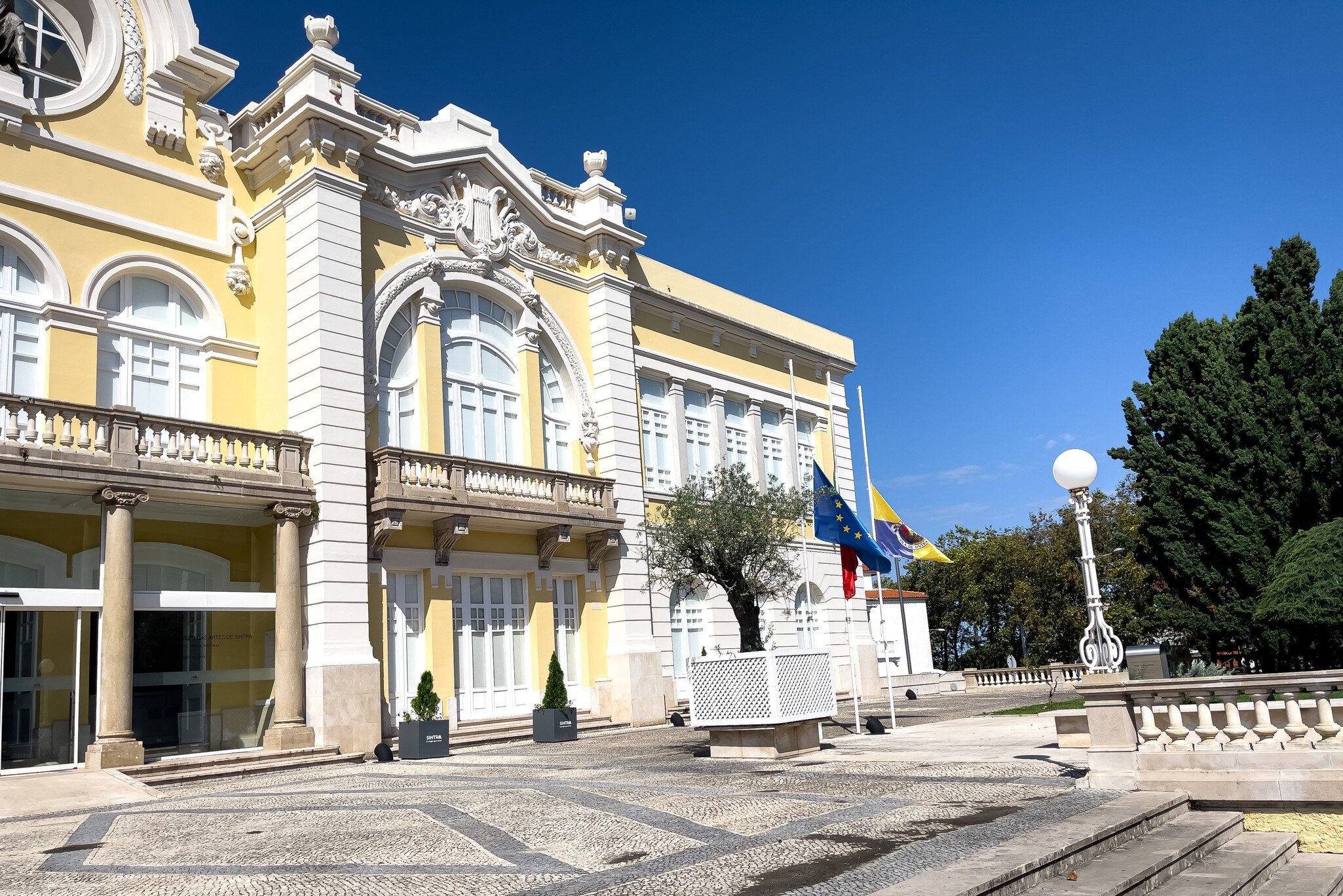 Exterior view of the Museu das Artes de Sintra in Portugal.