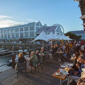 Eating is an excellent way to the heart of the Rainbow Nation. Dreamer Company/Shutterstock