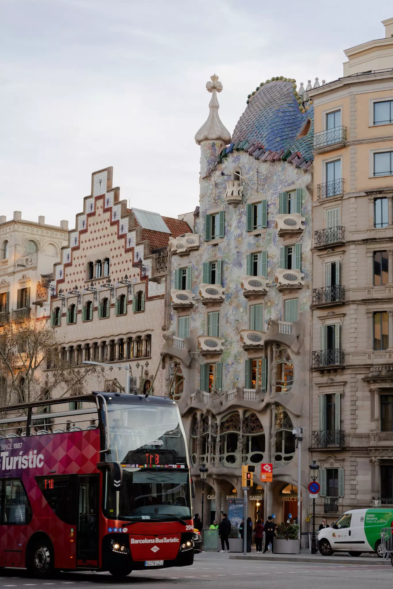 Northern Spain with LP Journeys, March 2026
Day 1: Barcelona
Gaudi’s Casa Batlló, and Casa Amatller by Josep Puig i Cadafalch, located in the Eixample district of Barcelona on the Passeig de Gràcia