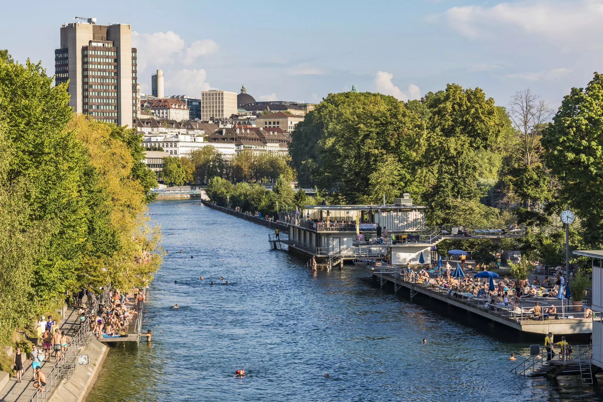 There are designated free swimming spots in Zürich's river pools © Westend61 / Getty Images