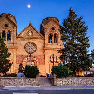 Nighttime view of the Cathedral Basilica of St. Francis of Assisi in Santa Fe, New Mexico