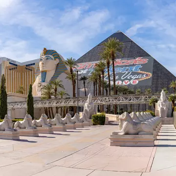 Las Vegas, United States - November 23, 2022: A picture of the Luxor Hotel and Casino.
1482858774
america, betting, building, casinos, delano, egyptian, entertainment, hotels, luxor, palm trees, pavement, rail, sculptures, show, sin city, statues,...