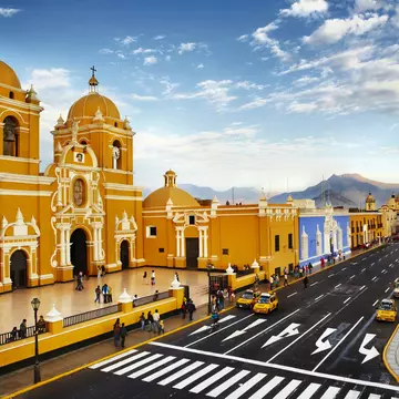 Overview of colonial era Trujillo Cathedral and Plaza Mayor.