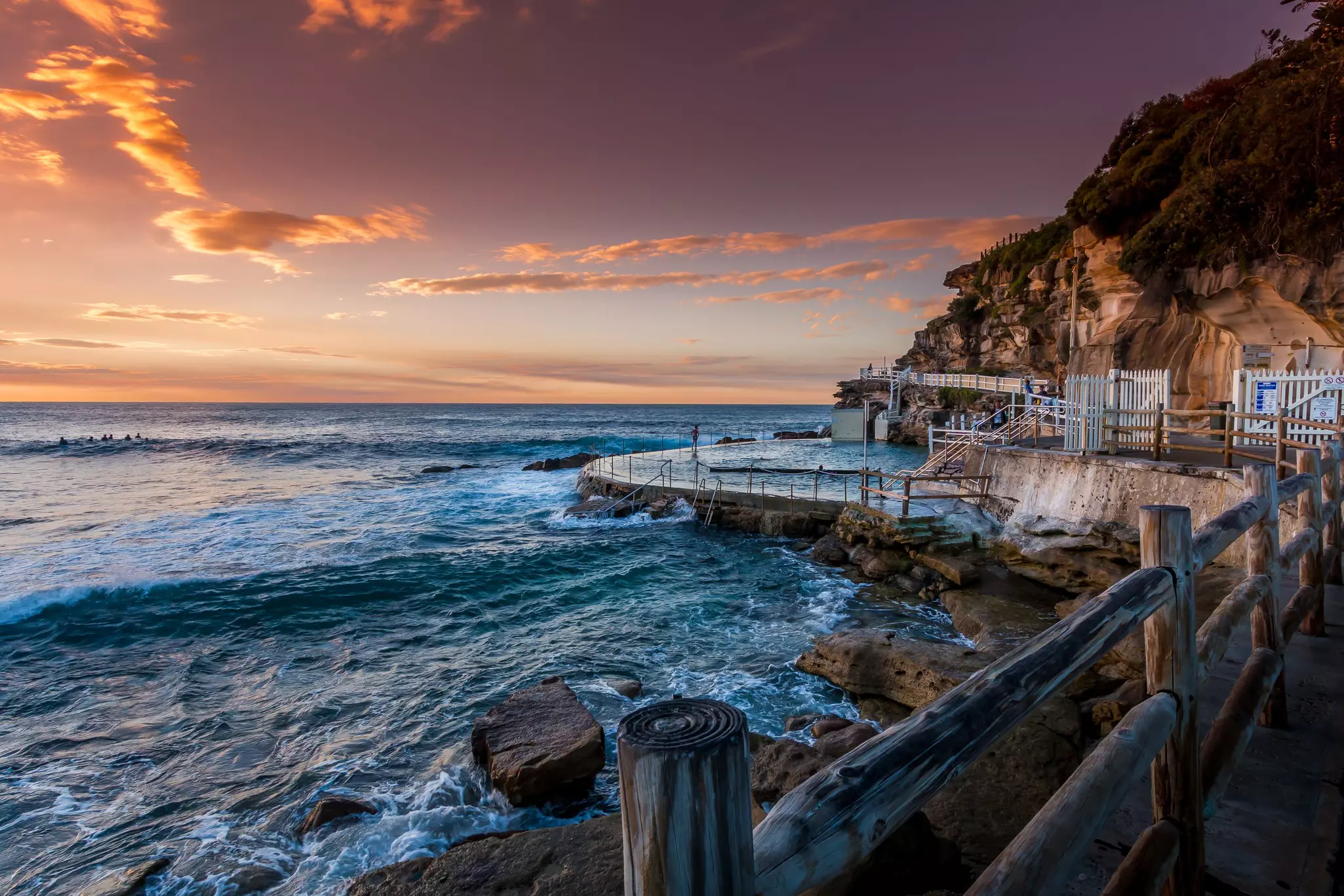 A rock pool located on Bronte beach, perfect for wild swimming near the city ©sydneyhills/Getty Images