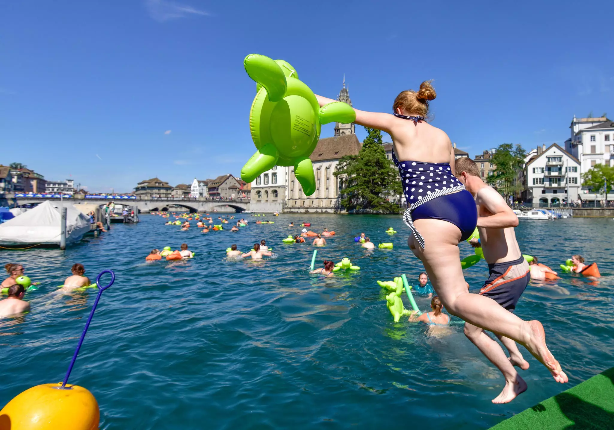As the mercury rises, make a splash at one of Zürich’s official swimming areas © ETham Photo/Alamy