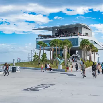 People enjoying the pier at St Petersburg, Florida. Sunshower Shots/Shutterstock