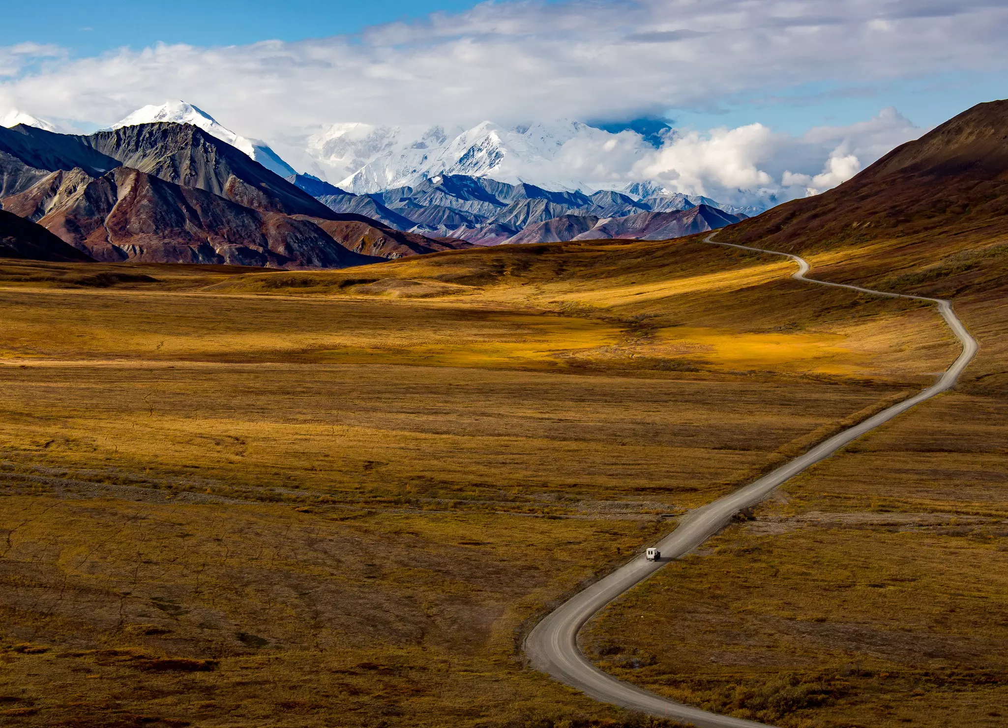 Denali National Park is also accessible by bus, an excellent option for families © Jonathan A. Mauer / Shutterstock