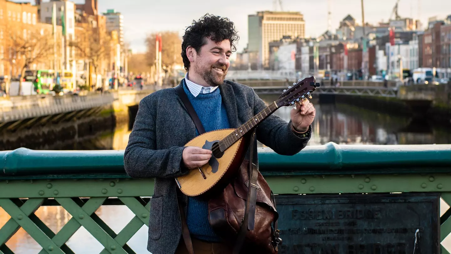 Balladeer and Dublin tour guide Seán Fitzgerald brings the city’s history to life through music © Peter Cooney