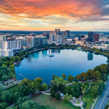 Lake Eola and Downtown Orlando, Florida. Kruck20/Getty Images