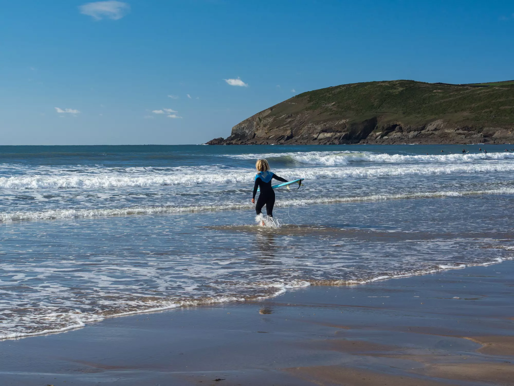 North Devon caters to a variety of surfing skills and abilities © Getty Images/EyeEm