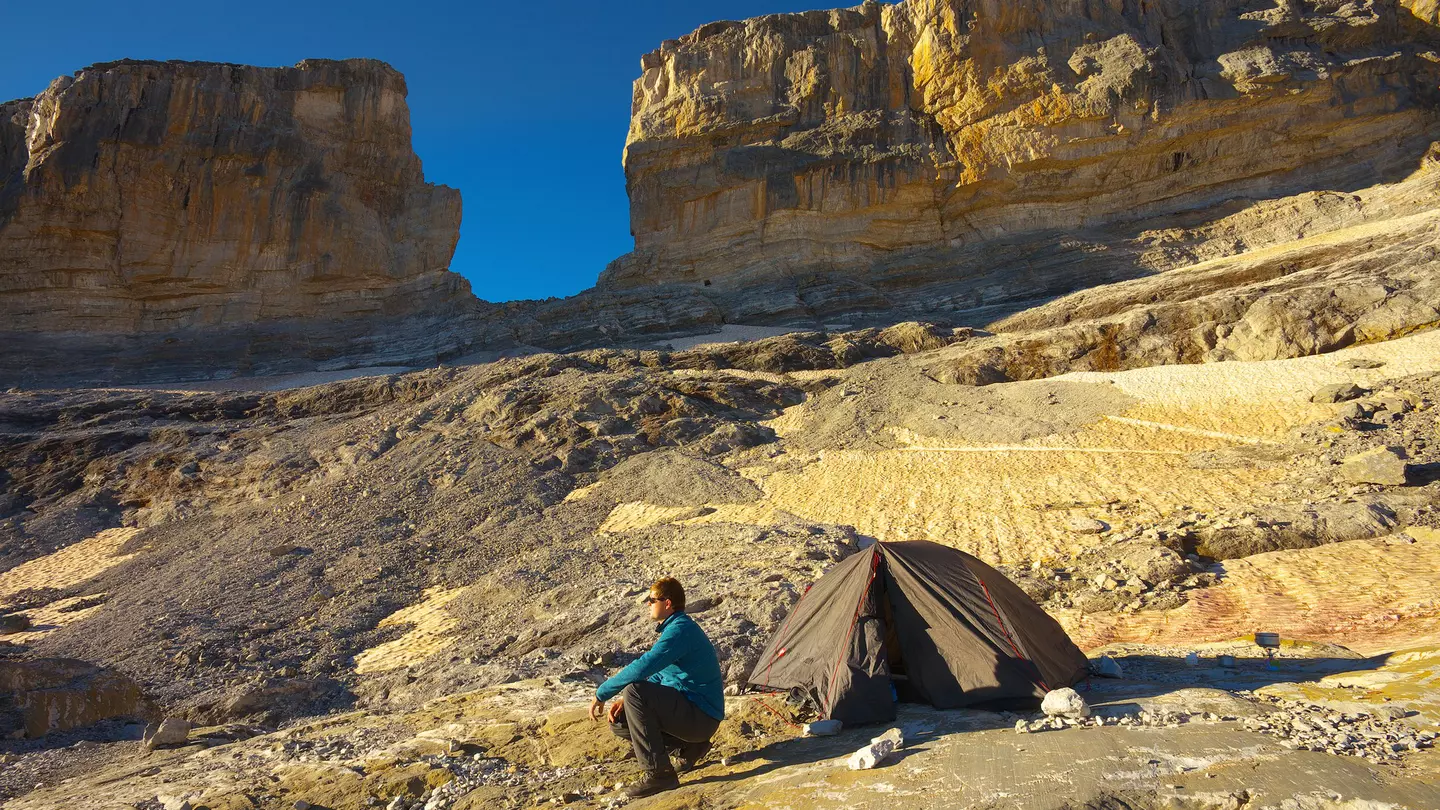 Setting up camp at the Instagrammable natural gate of La Breche de Roland © Filip Rejman / Shutterstock