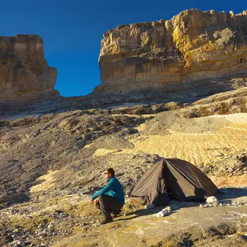 Setting up camp at the Instagrammable natural gate of La Breche de Roland © Filip Rejman / Shutterstock