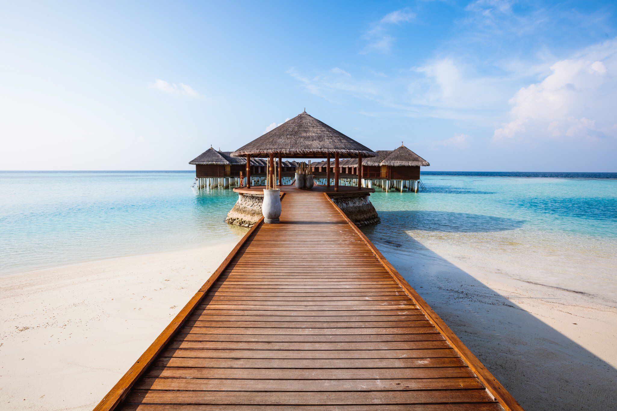 Wooden pier on a tropical island, Maldives
1309040842