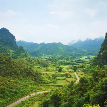 Mountain valley in Cao Bang province, northeast Vietnam. Khoroshunova Olga / Shutterstock