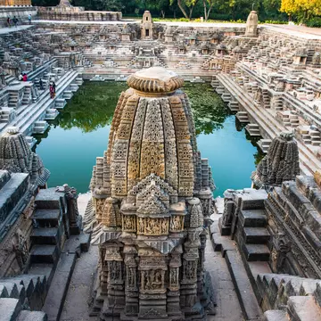 The kunda (sacred reservoir) at the Sun Temple in Modhera, Gujarat, India. Parikh Mahendra N/Shutterstock