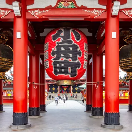 Hozomon gate of Senso-ji temple in Asakusa, Tokyo, Japan (translation on lantern 'Kobune town'), License Type: media, Download Time: 2026-01-28T14:02:10.000Z, User: gwencotter, Editorial: false, purchase_order: 56530 - Guidebooks, job: Global Publishing-WIP, client: Pocket Tokyo 11, other: Gwen Cotter