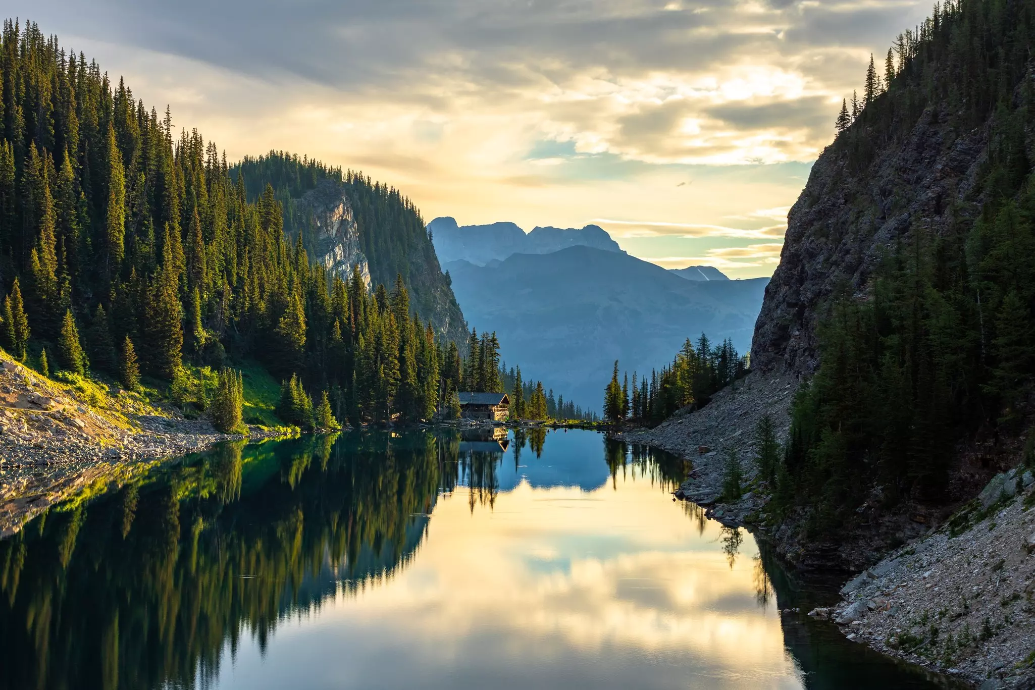 Lake Agnes with teahouse in the back in the early morning, Banff National Park