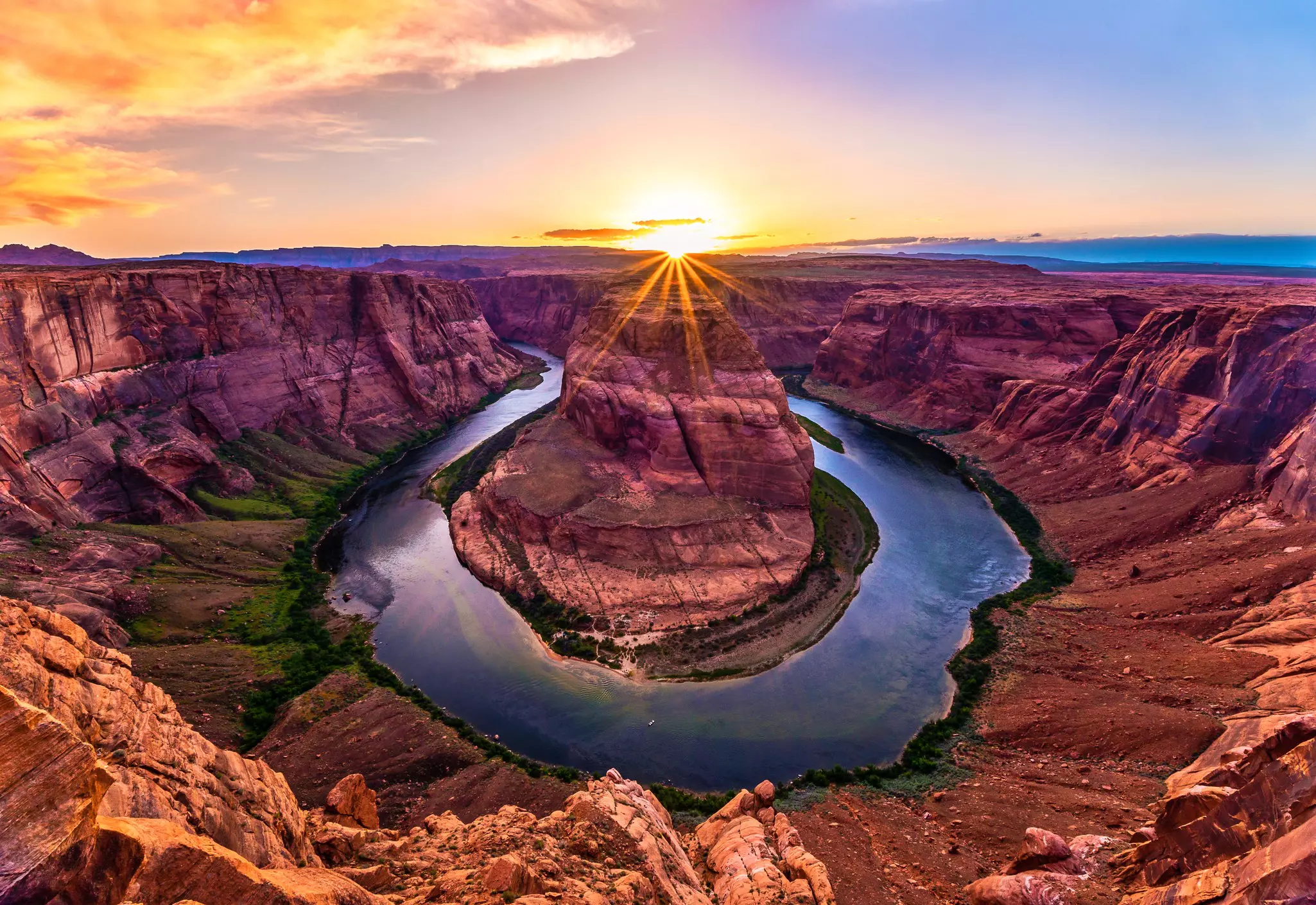 Horseshoe Bend offers a slew of hiking and off-road trails to explore, either on mountain bike or via an off-road vehicle © Shawn Mitchell Photo / Shutterstock