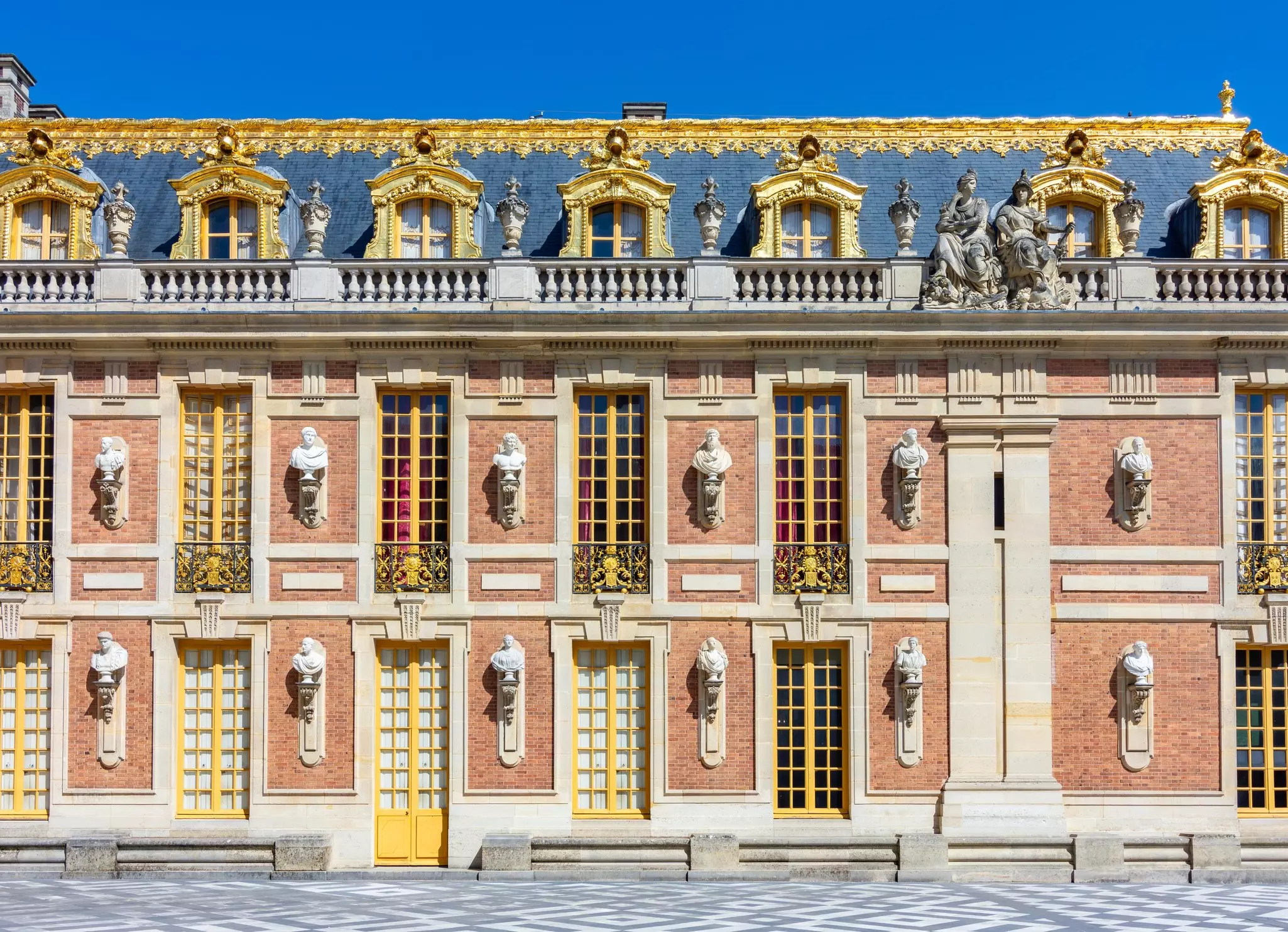 Facade of Versailles palace outside Paris, France, License Type: media, Download Time: 2025-12-21T04:41:30.000Z, User: LP_YKhanna, Editorial: false, purchase_order: 65050 - Digital Destinations and Articles, job: LP, client: App Content, other: Yuvraj Khanna