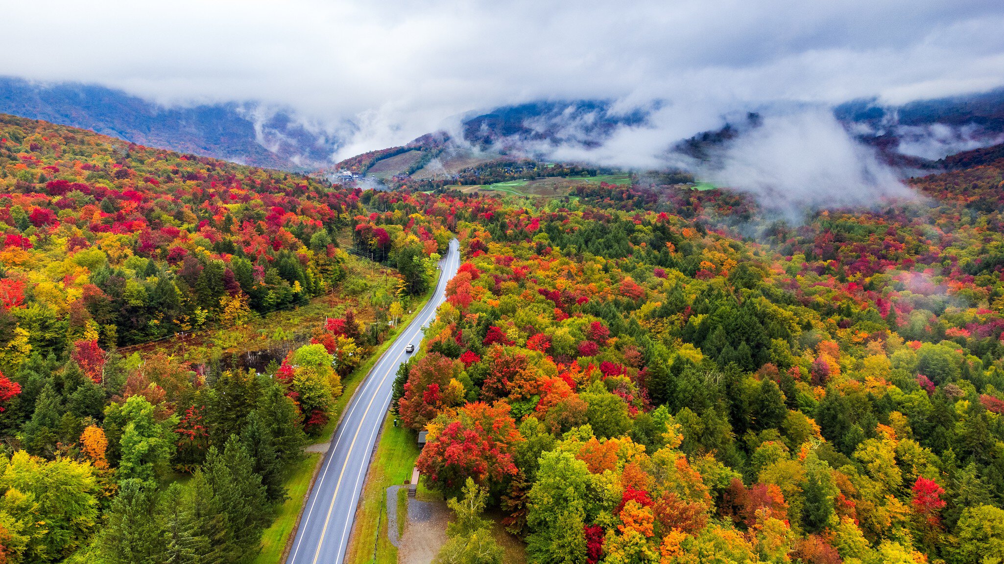 8 of North America's greatest road trips to take in the fall
