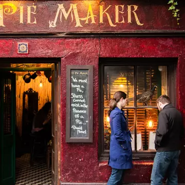 Colourful shops of Galway City © EURASIA PRESS / Getty Images
