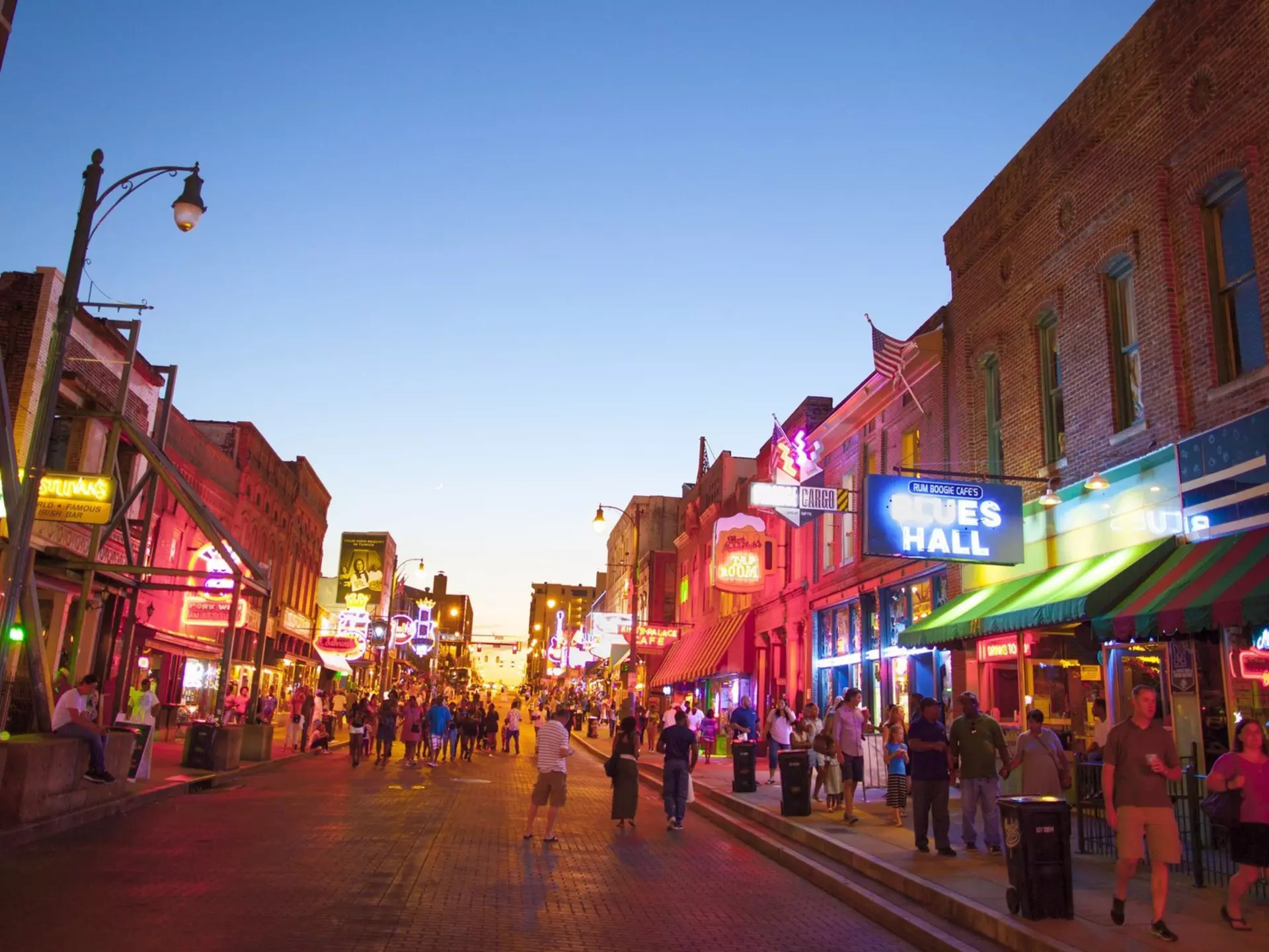 Get to know Memphis with these local tips © FangXiaNuo / Getty Images