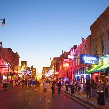 Get to know Memphis with these local tips © FangXiaNuo / Getty Images