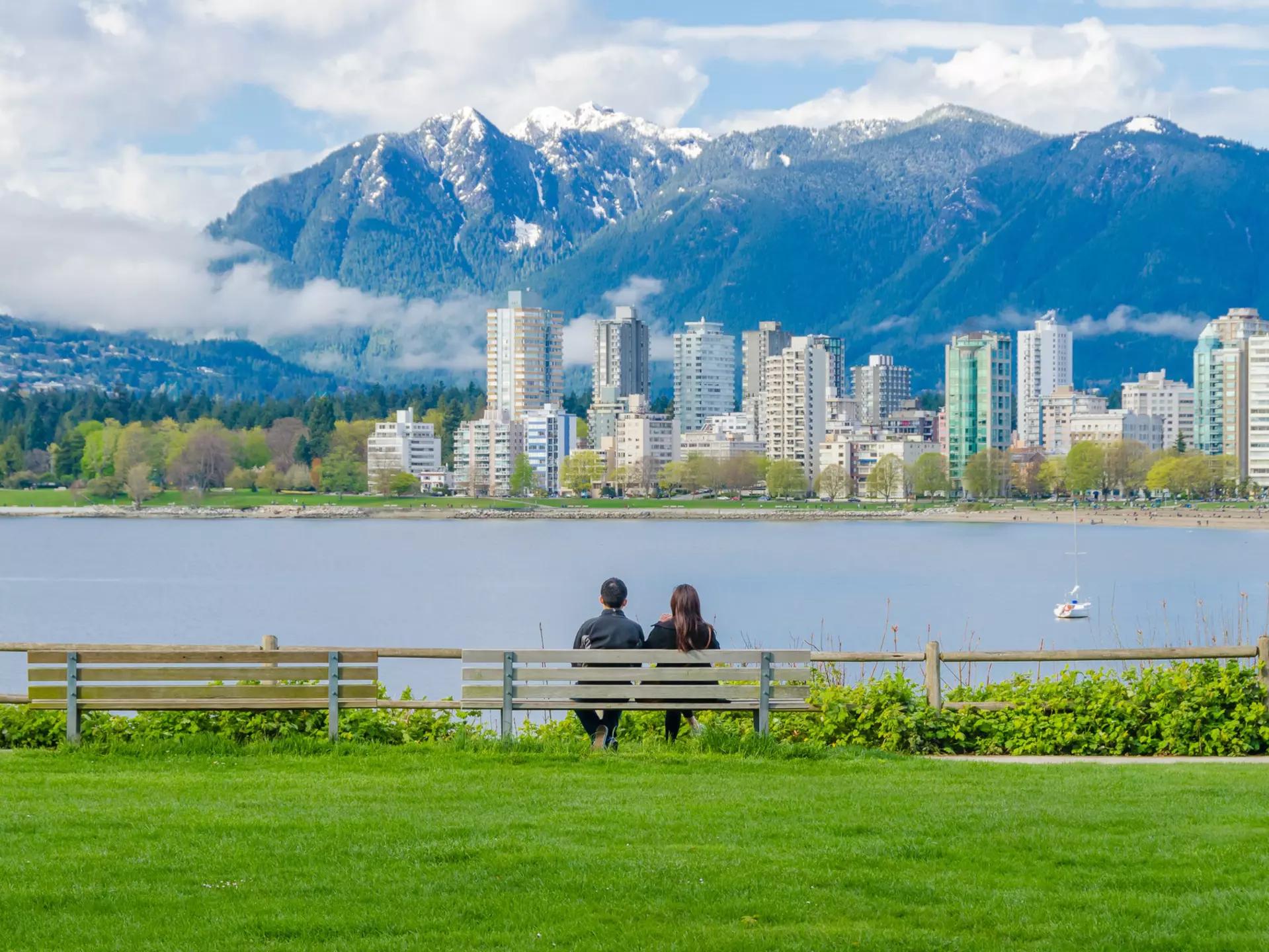 Kitsilano Beach Park, Vancouver. karamysh/Shutterstock