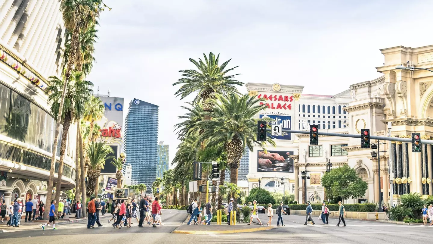 Follow our walking route to experience the best of Las Vegas’ iconic Strip © View Apart / Shutterstock