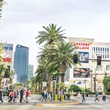 Follow our walking route to experience the best of Las Vegas’ iconic Strip © View Apart / Shutterstock