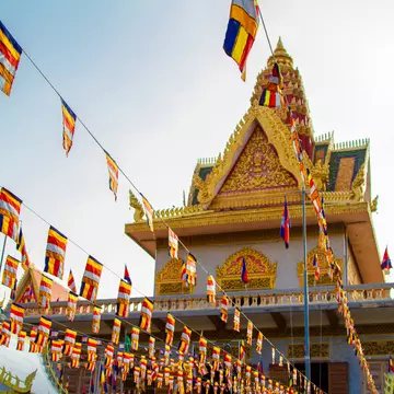 Wat Ounalom in Phnom Penh. Sergei Mugashev/Shutterstock