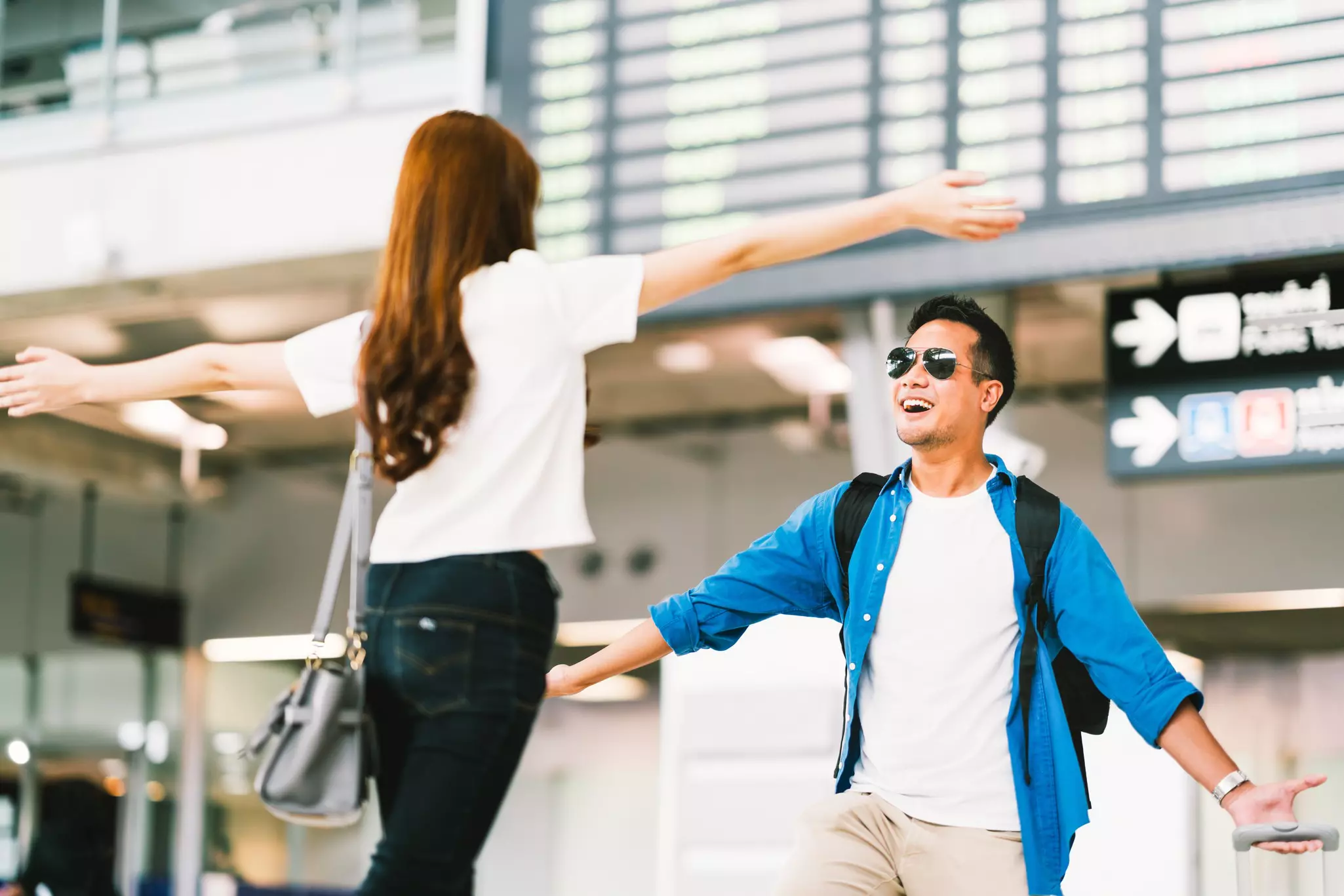 Ready to start plotting your next sibling getaway? With the right travel credit card, you can earn rewards on everyday purchases to use towards future sibling travel plans © Urbanscape / Shutterstock