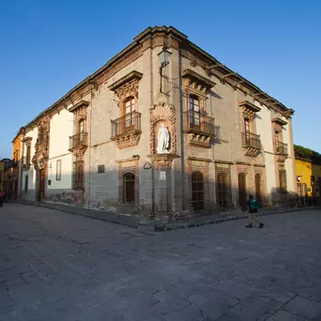 Exterior view of the Museo Histórico Casa de Allende, a museum in San Miguel de Allende, Mexico.