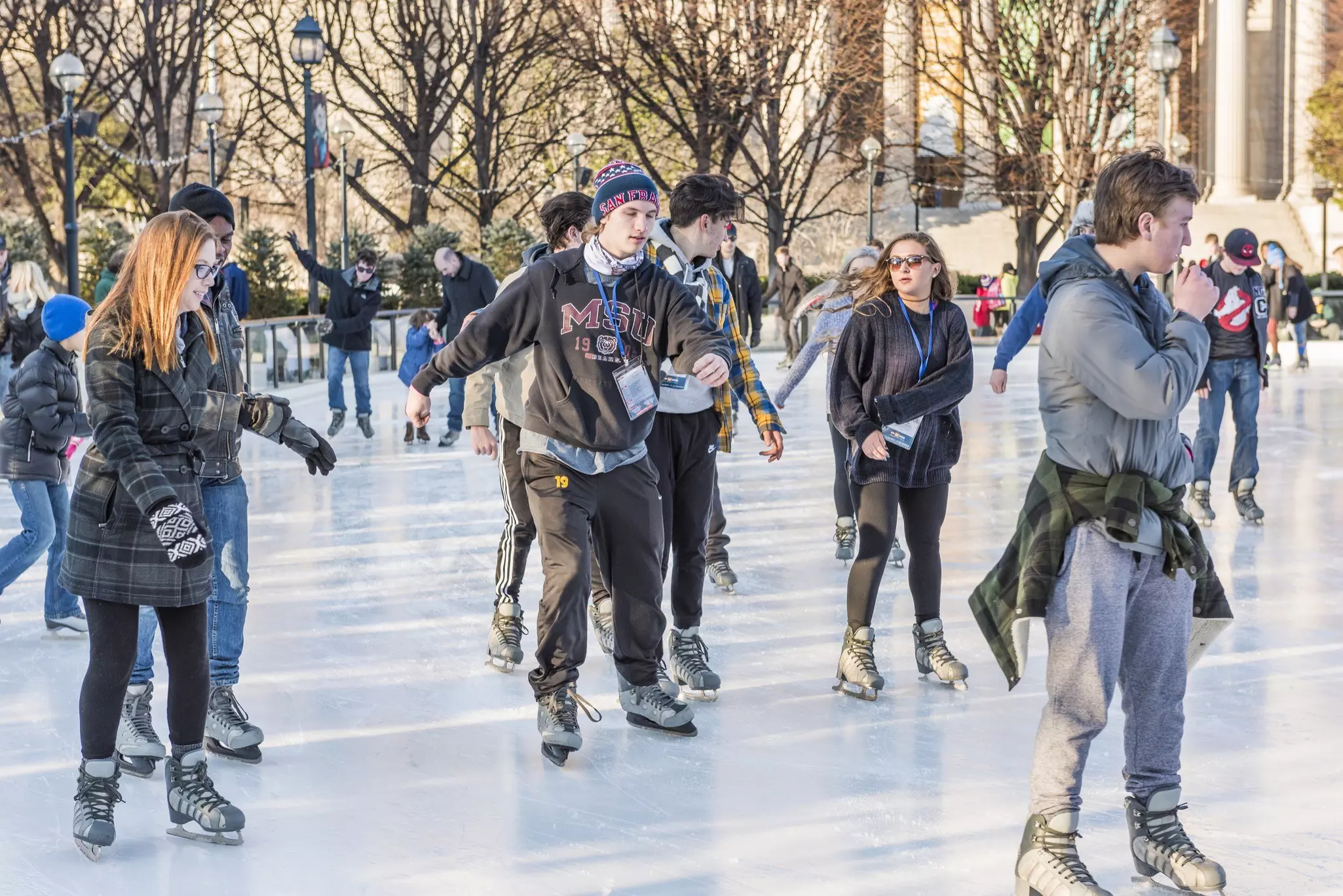 Skate over to the ice rink at the National Gallery of Art for some winter fun © A Blokhin / Getty Images