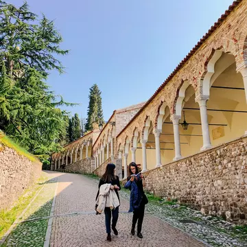 Europe, Italy, Friuli-Venezia-Giulia. Women walking in the patio near the arcades of the Piazzale del Castello in Udine.
1152464159
piazzale