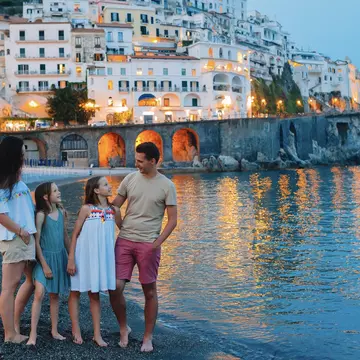 The Amalfi Coast isn’t just for couples: your kids will love it © TravnikovStudio / Shutterstock