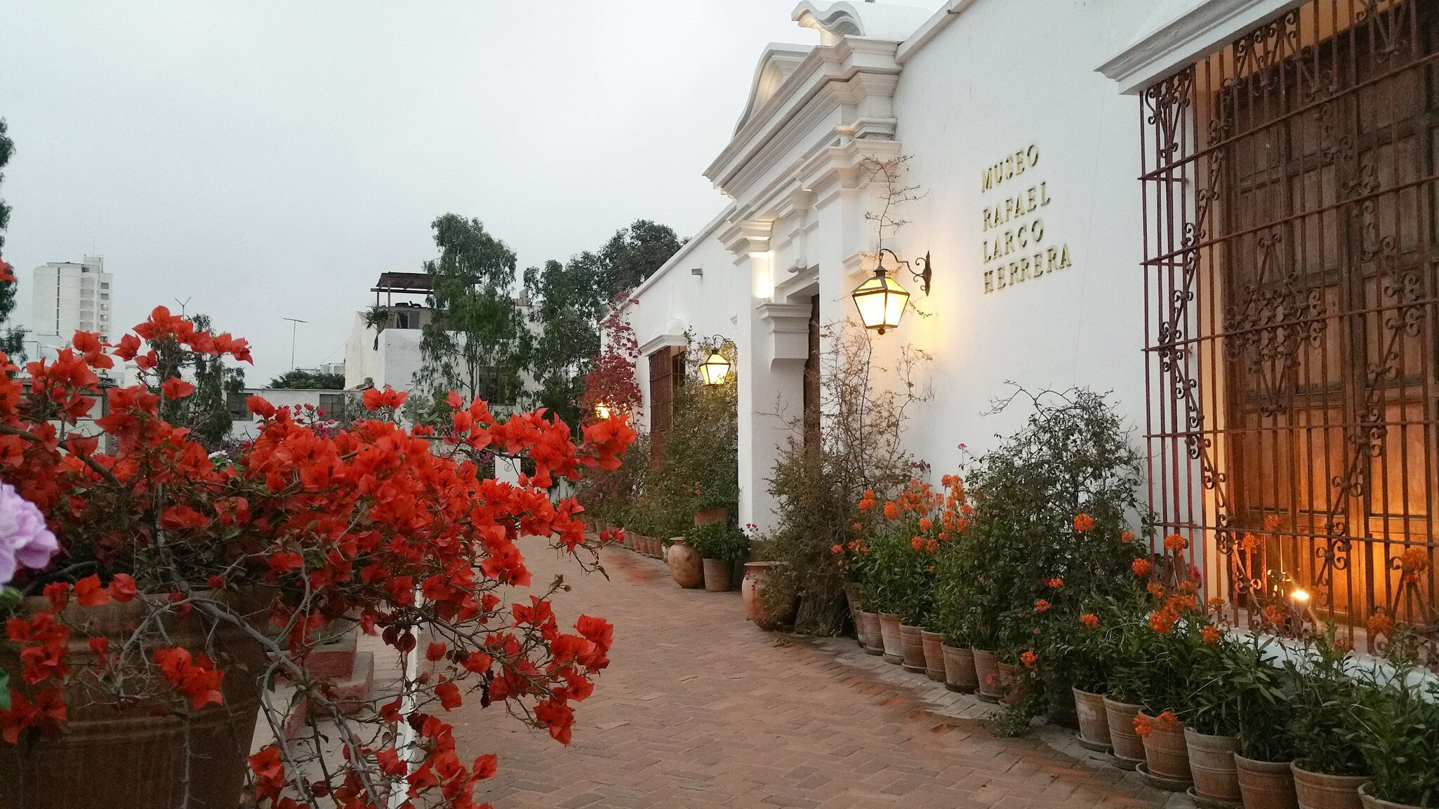The Museo Rafael Herrera Larco houses thousands of pre-Columbian and pre-Incan artifacts.