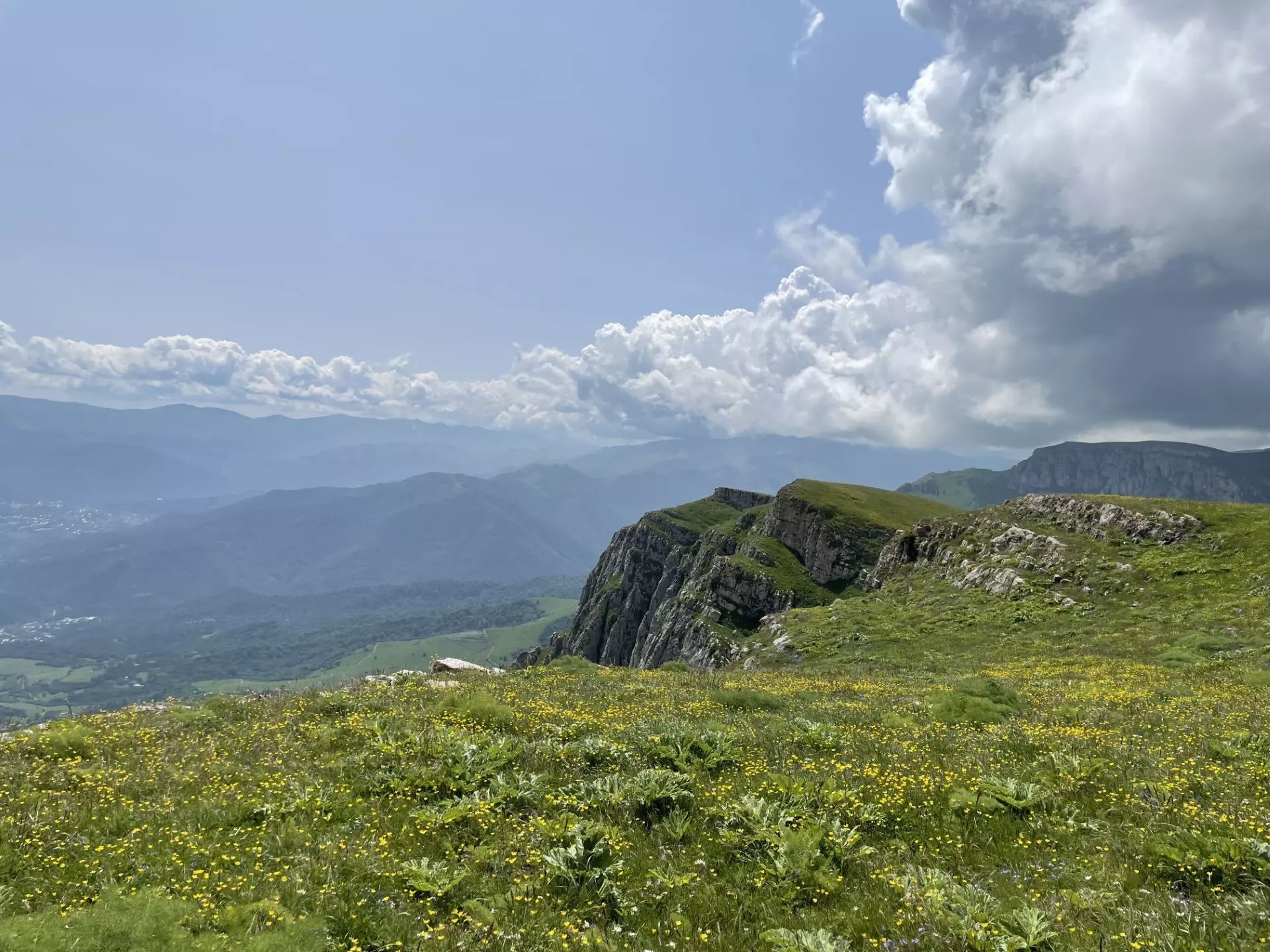 Dilijan mountains. Sandie Kestell/Lonely Planet
