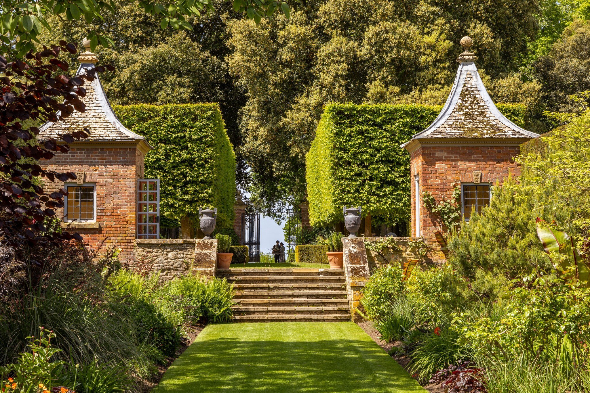 Cotswolds, Gloucestershire UK - May 25, 2023:Hidcote Manor Garden in the Cotswolds, Hidcote, Gloucestershire, England, License Type: media, Download Time: 2026-04-24T17:48:33.000Z, User: LP_ZRay, Editorial: true, purchase_order: 65050 - Digital Destinations and Articles, job: Lonely Planet, client: App Content, other: Zayira Ray