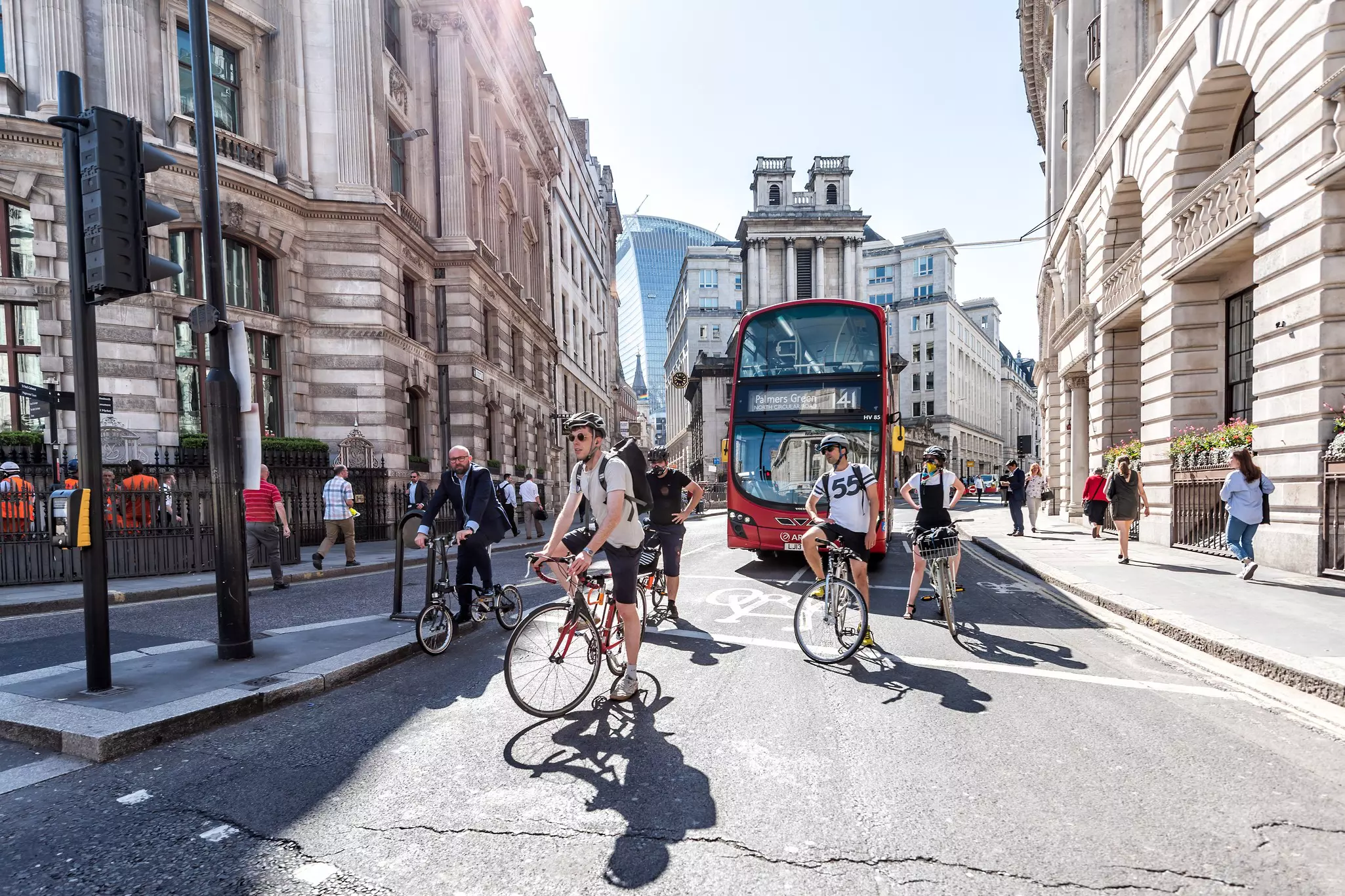If you follow common-sense safety rules and use one of the city’s numerous bike-share programs, cycling is a wondrous way to get around London © Kristi Blokhin / Shutterstock