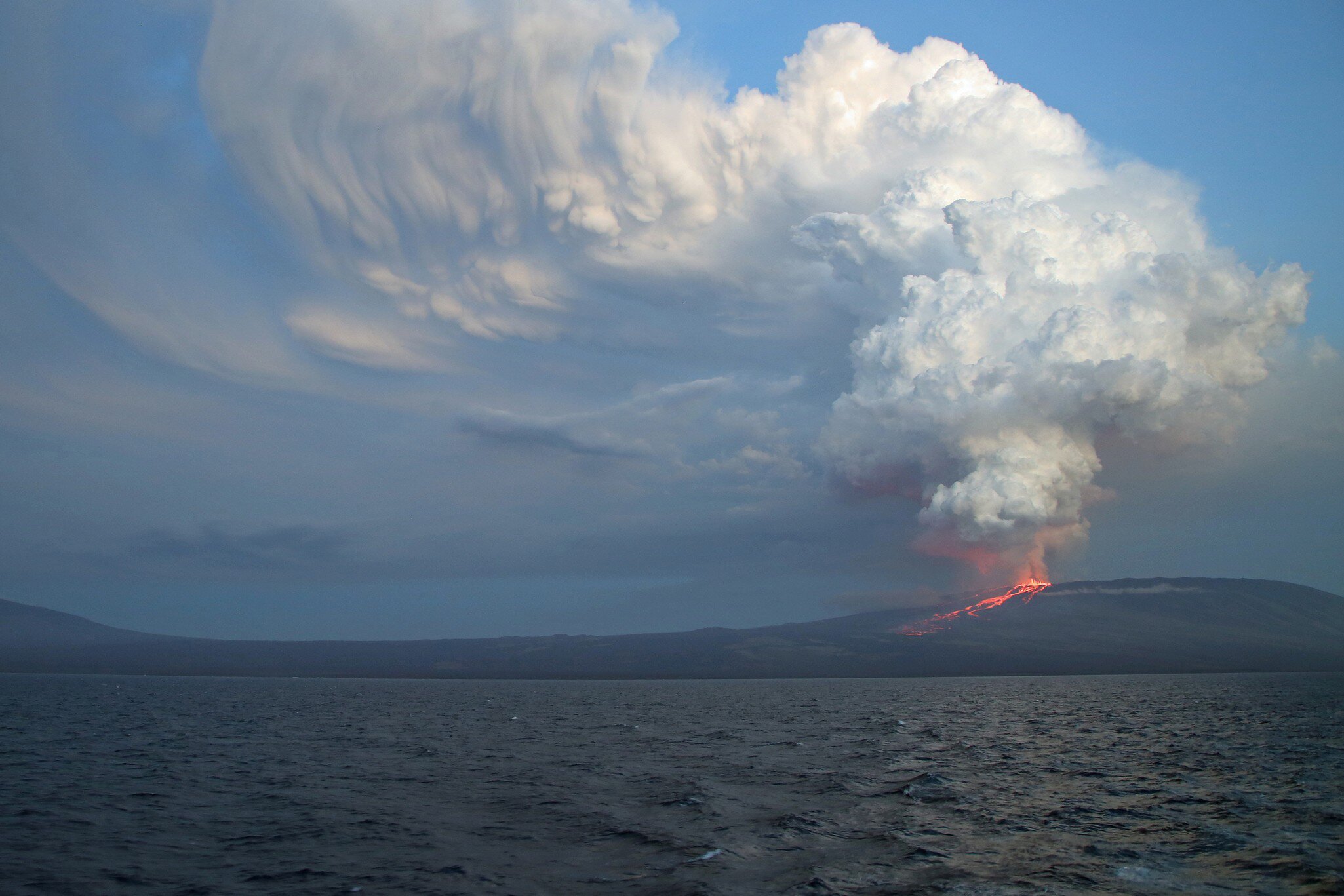 Volcán Wolf erupts on Isabela Island in the Galapagos, May 26, 2015 (active for the first time in 33 years).