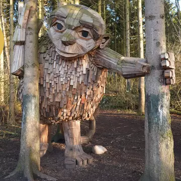 Through the trees in Vallensbæk, Little Tilde greets art mavens © James Brooks / AFP via Getty Images