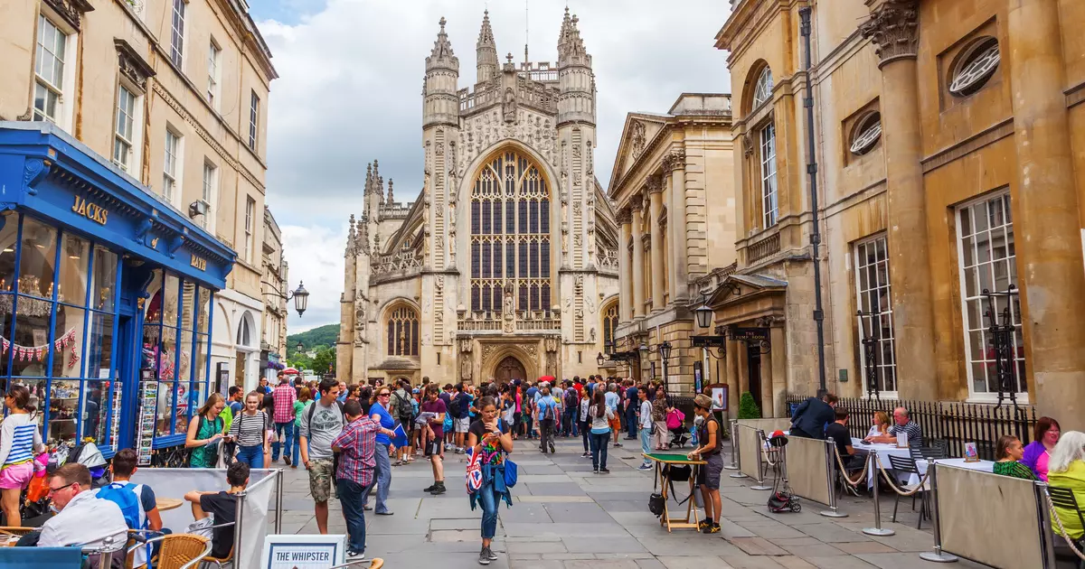 The 15 best things to do in Bath: books, buns and boats