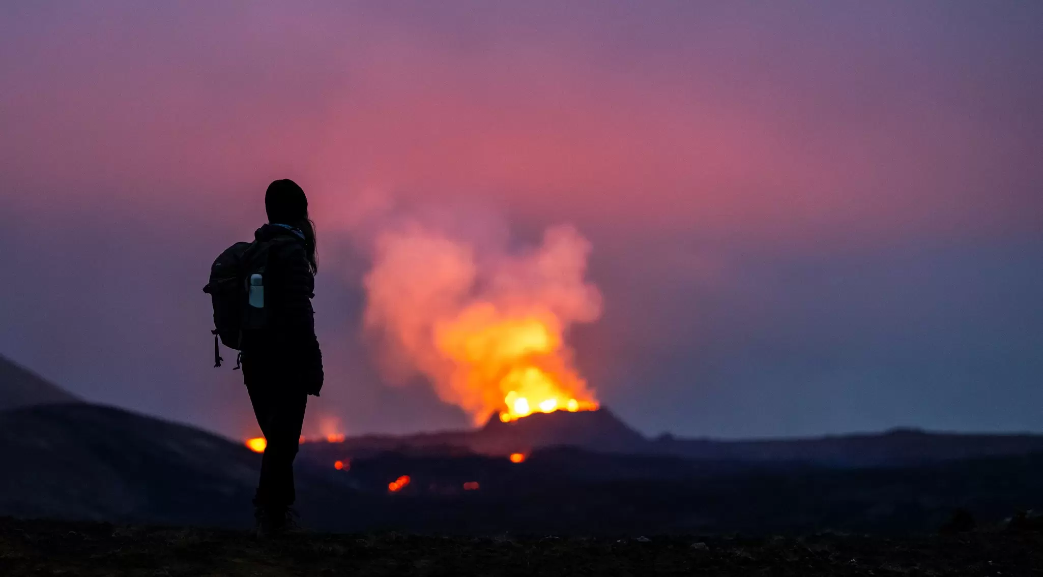 Earthquakes and possible volcanic activity (as pictured here from last summer) are affecting Iceland’s southwestern Reykjanes Peninsula © Philipp Schulze / picture alliance via Getty Images