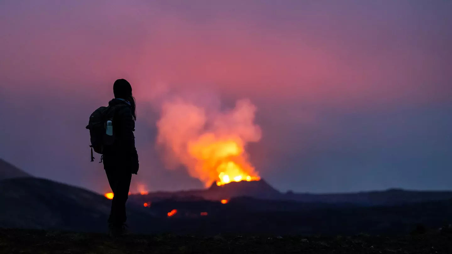 Earthquakes and possible volcanic activity (as pictured here from last summer) are affecting Iceland’s southwestern Reykjanes Peninsula © Philipp Schulze / picture alliance via Getty Images