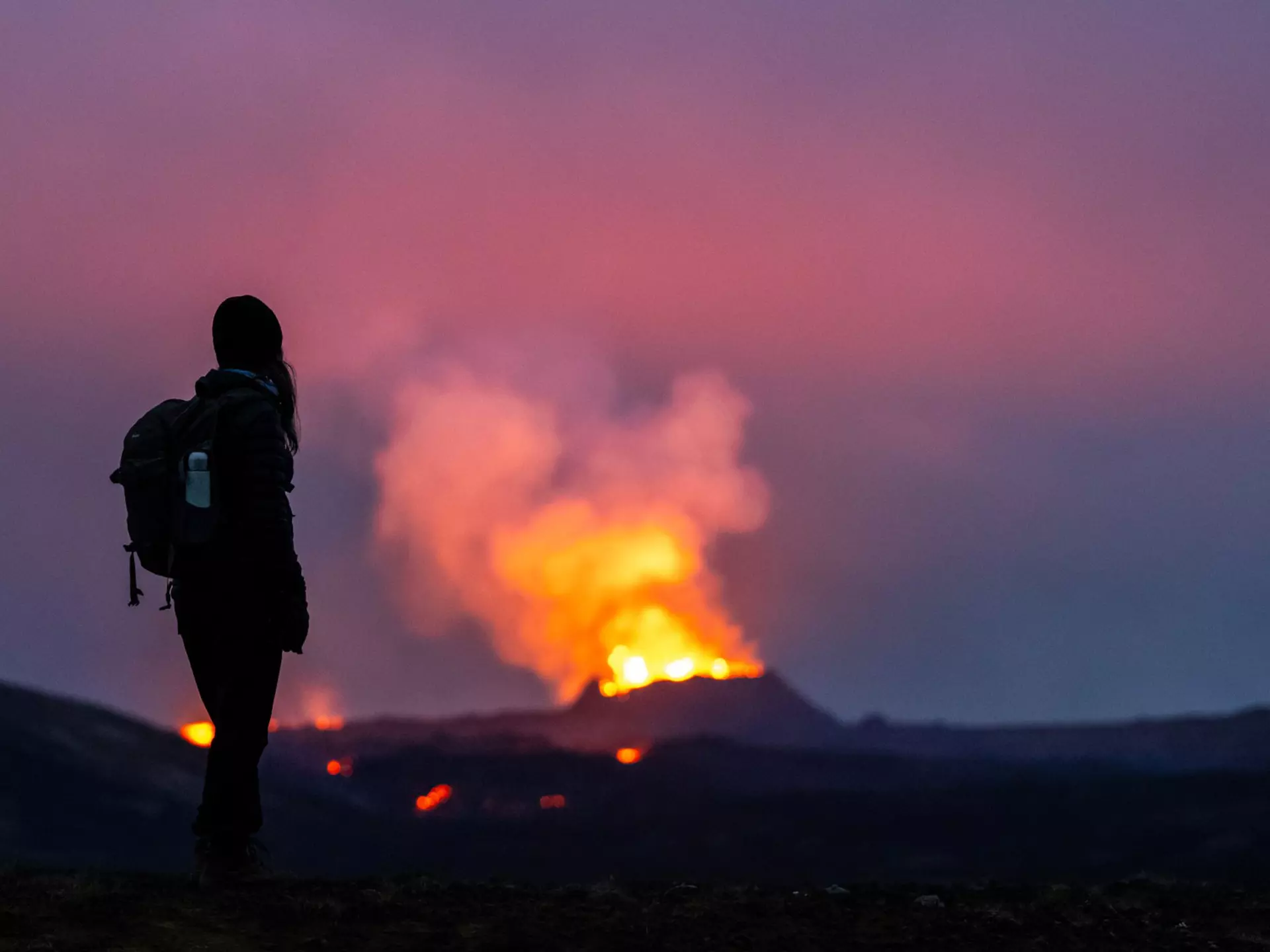 Earthquakes and possible volcanic activity (as pictured here from last summer) are affecting Iceland’s southwestern Reykjanes Peninsula © Philipp Schulze / picture alliance via Getty Images