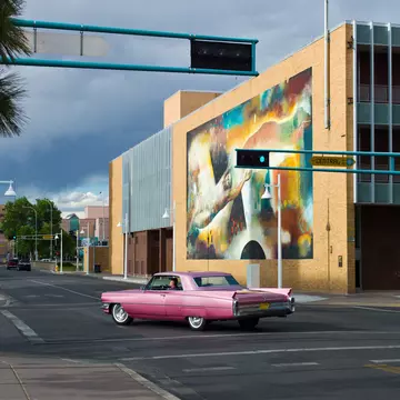 C89DB0 U.S.A. New Mexico, Albuquerque, murals along the Route 66