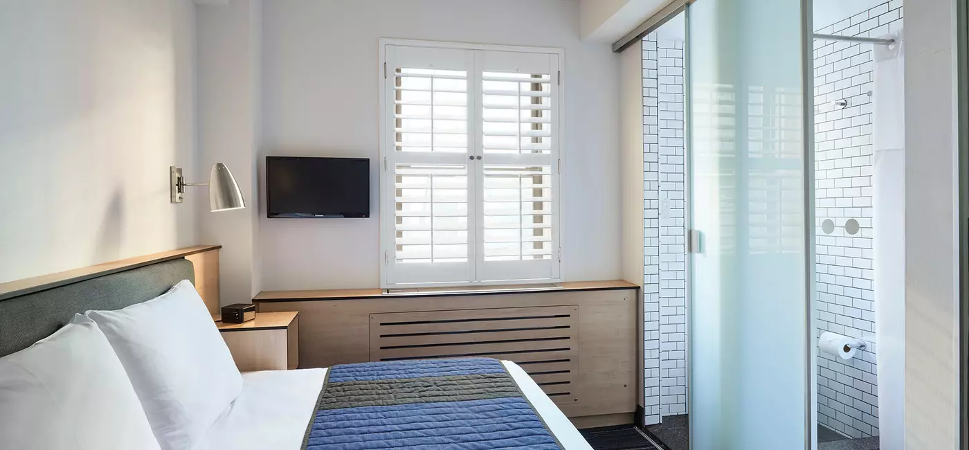 Pod Hotels courtesy images
Rooms + common spaces in Pod 51
To be used in "The best budget-friendly hotels in NYC"